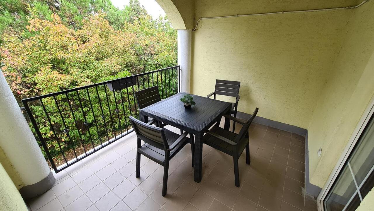 Mediterran Apartman With Pool Siofok Luaran gambar
