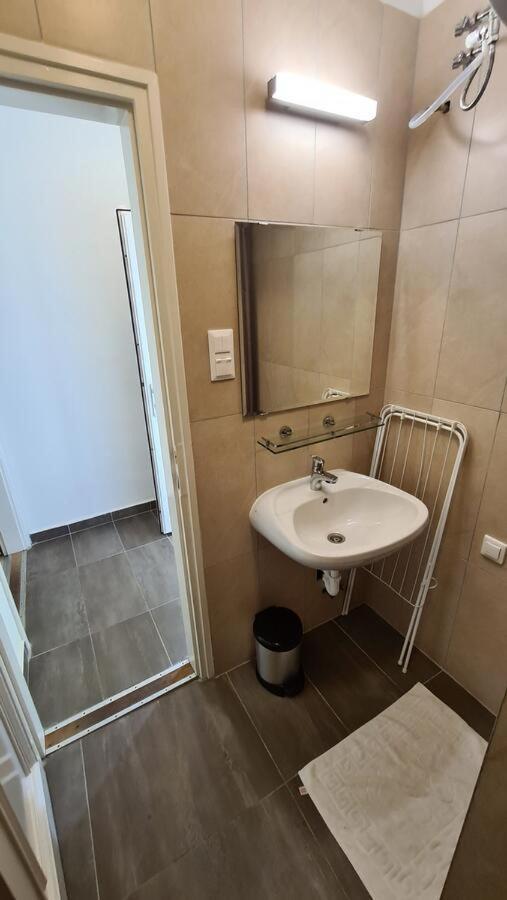Mediterran Apartman With Pool Siofok Luaran gambar