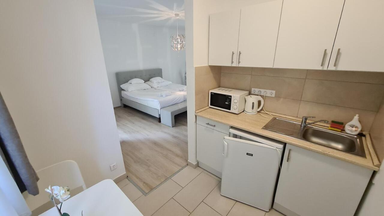 Mediterran Apartman With Pool Siofok Luaran gambar