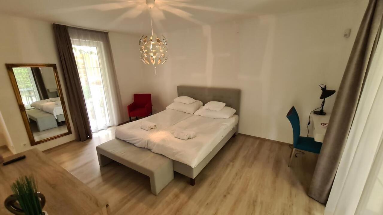 Mediterran Apartman With Pool Siofok Luaran gambar
