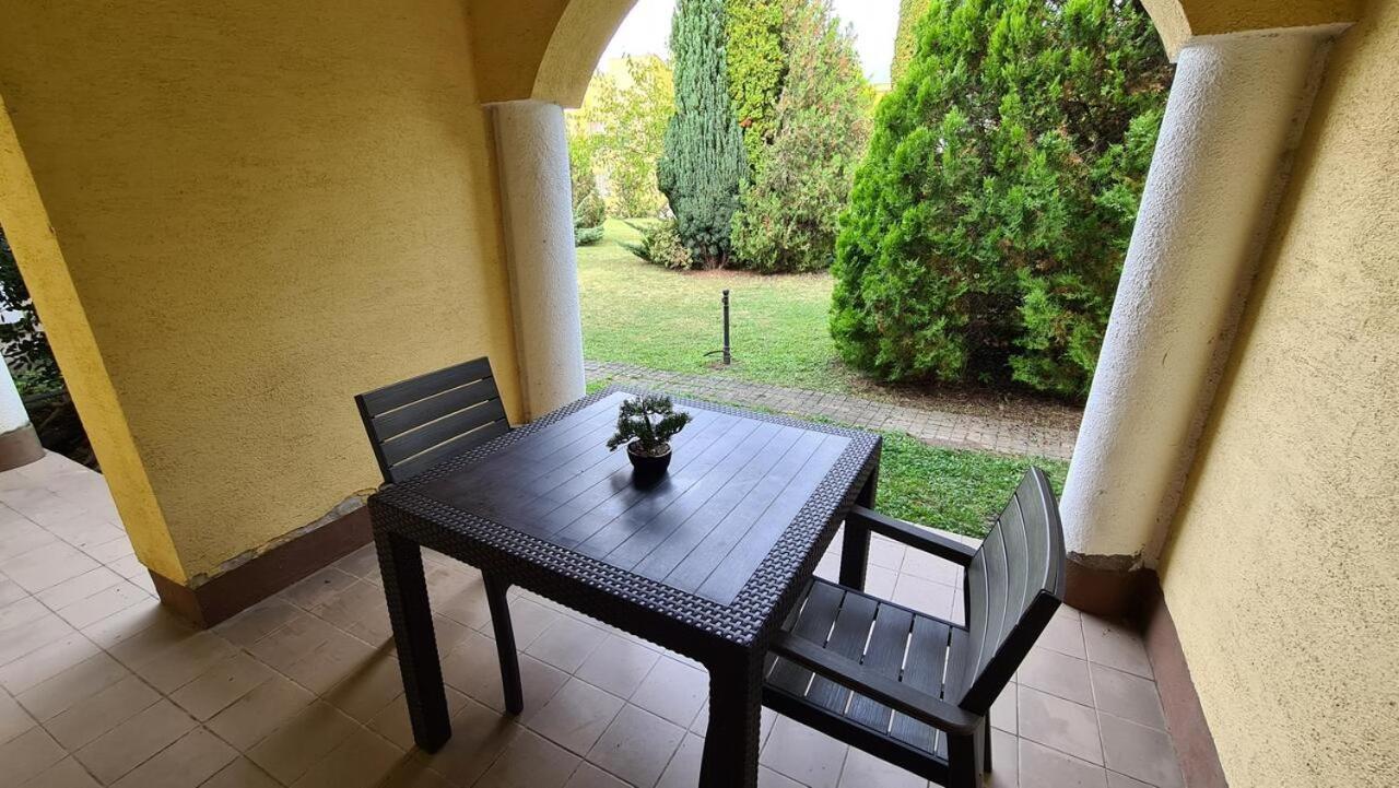 Mediterran Apartman With Pool Siofok Luaran gambar