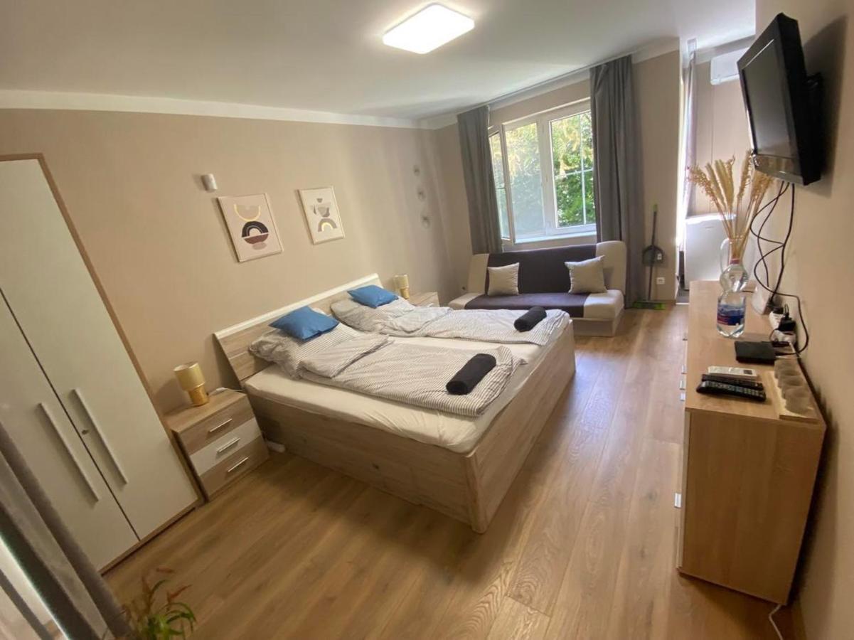 Mediterran Apartman With Pool Siofok Luaran gambar