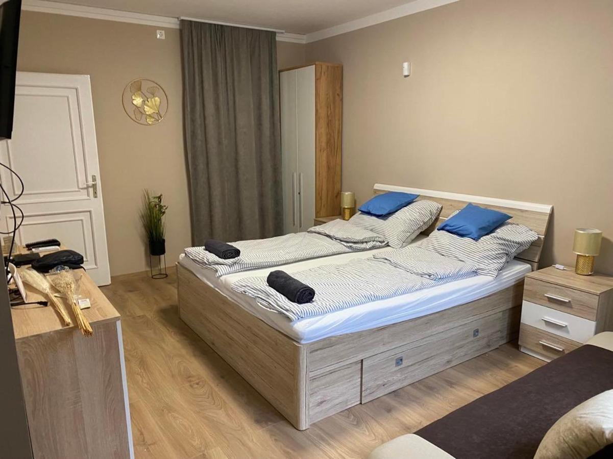 Mediterran Apartman With Pool Siofok Luaran gambar